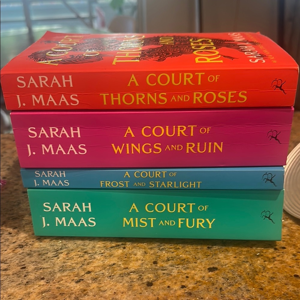 Sarah J. Maas Book Set - A Court of Thorns and Roses Series